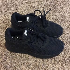 Nike Women's Tanju Black Shoes